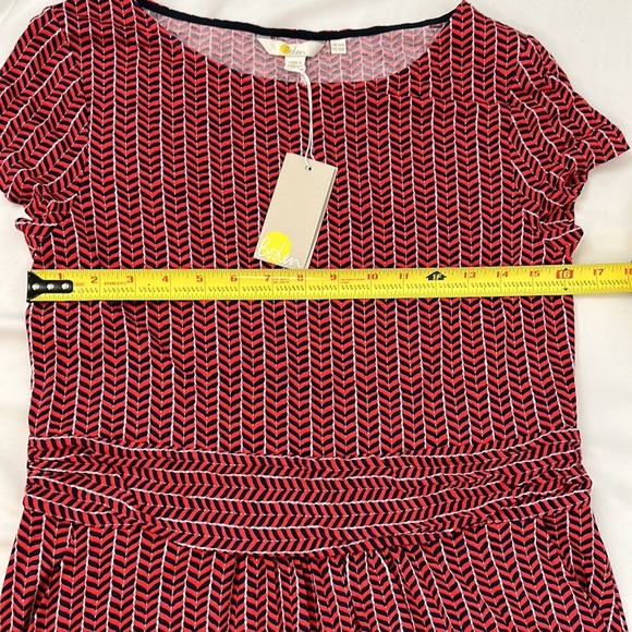 Boden NWT Cherry Red Chevron Twist Amelie
Jersey A-Line short sleeve Dress 10 - Picture 11 of 13